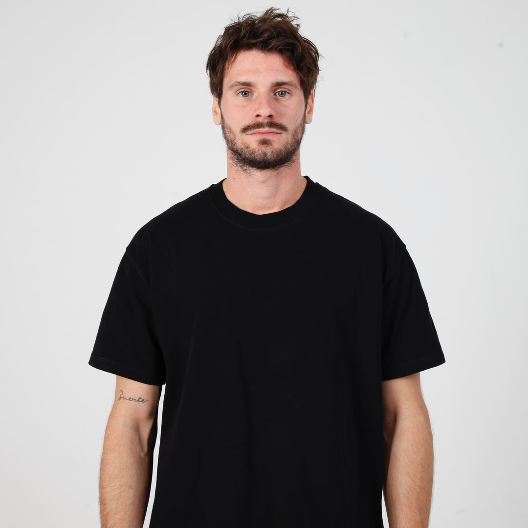 black tee "located in paris"
