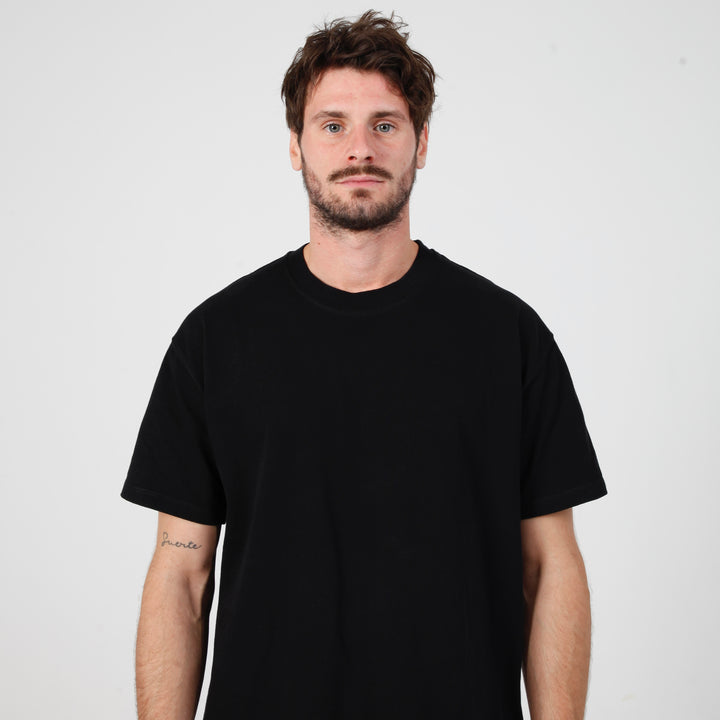 black tee "located in paris"