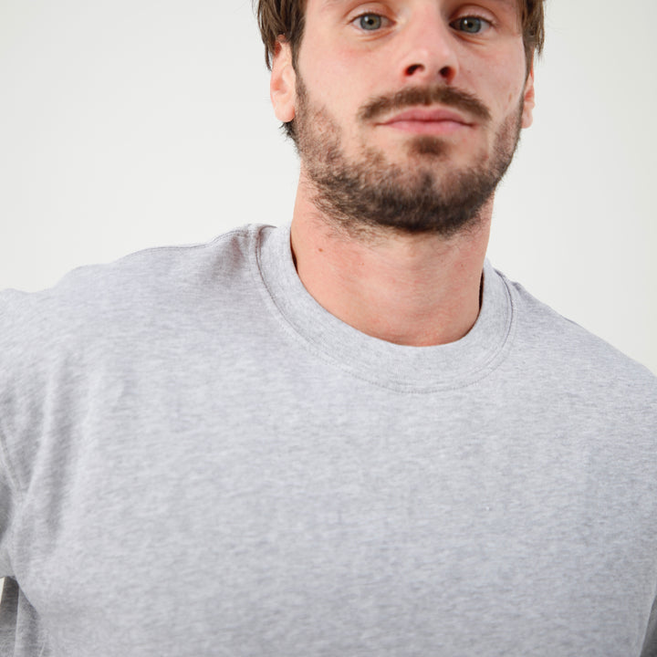 grey tee